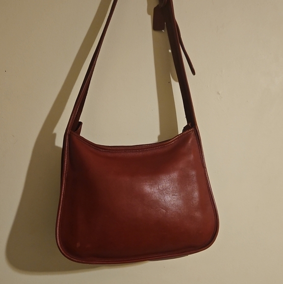 Vintage COACH Red Taft Leather Crossbody Bag #9980 – Classic & Rare - Picture 3 of 16